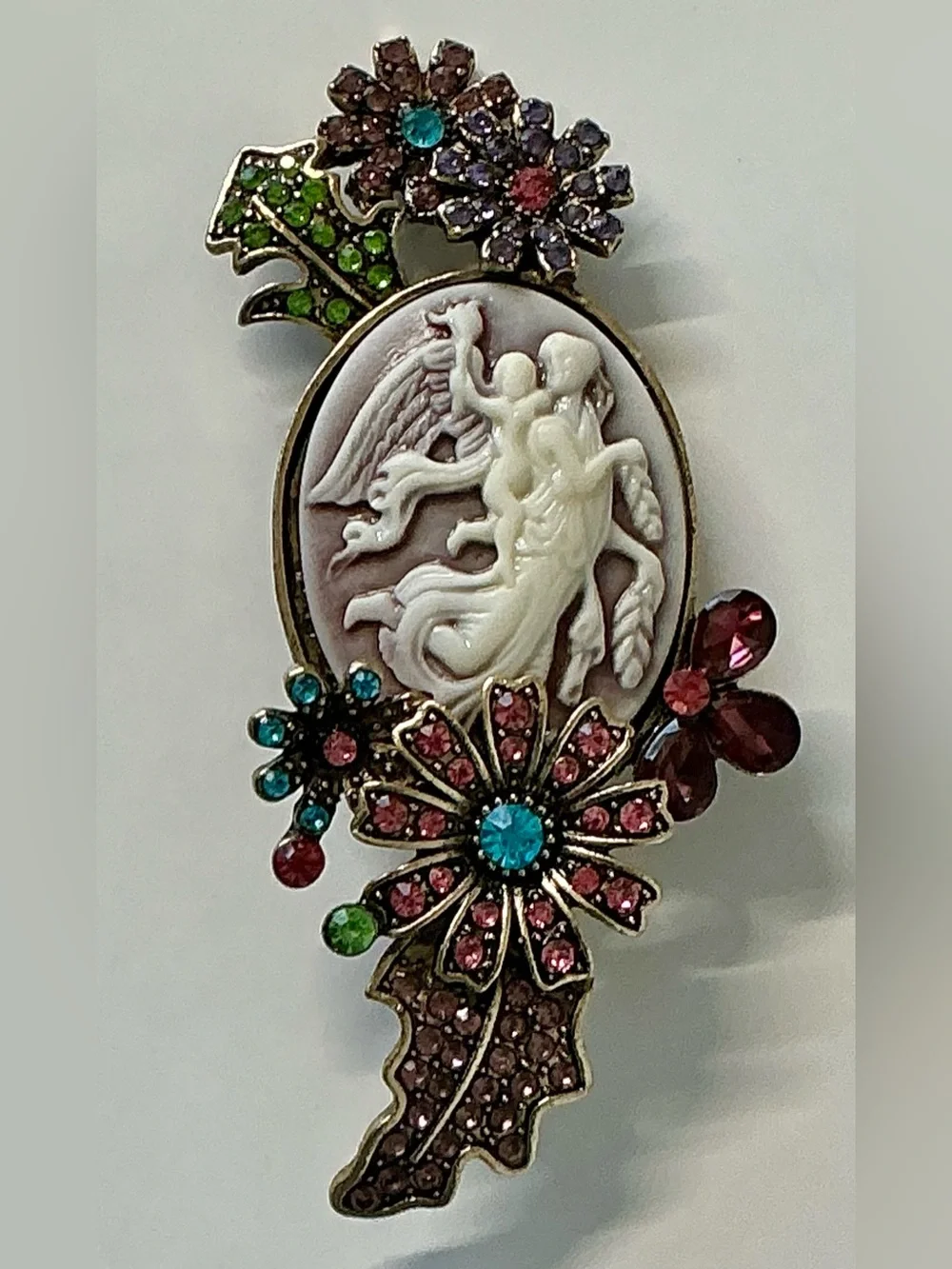 In box big Vintage -Inspired Pink Cameo Floral Brooch - Unbranded